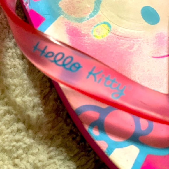 Hello Kitty used Flip Flops Size 10 - Picture 4 of 10
